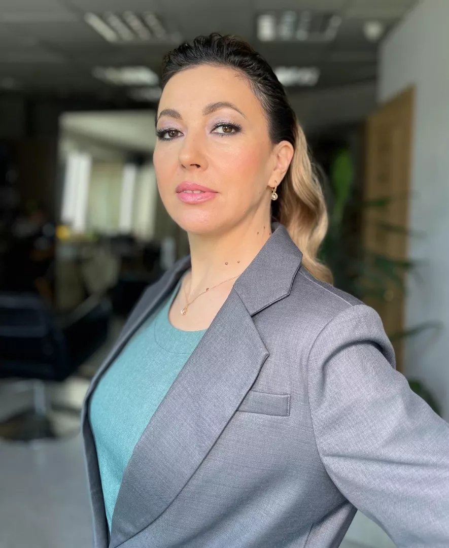 Аниса Азизова